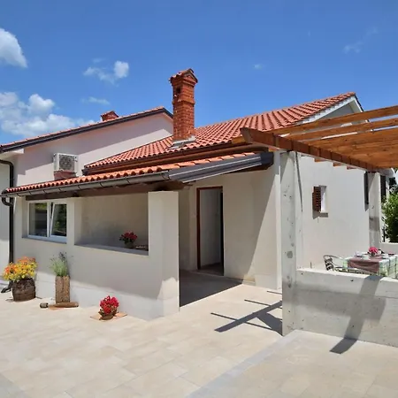 House Slamnjaki Holiday home